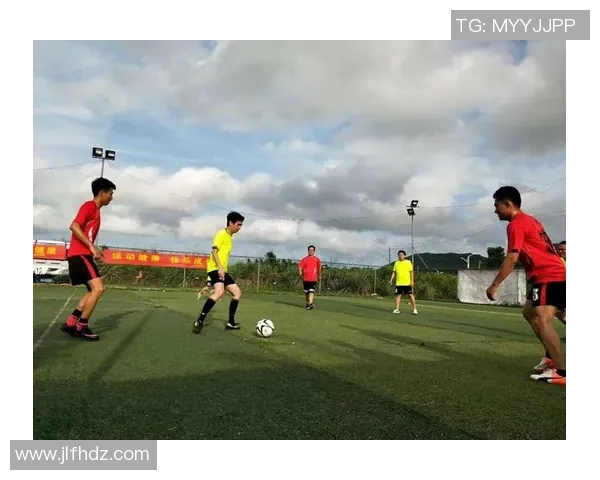 阿甘在绿茵场上的追梦之旅与足球的奇妙缘分